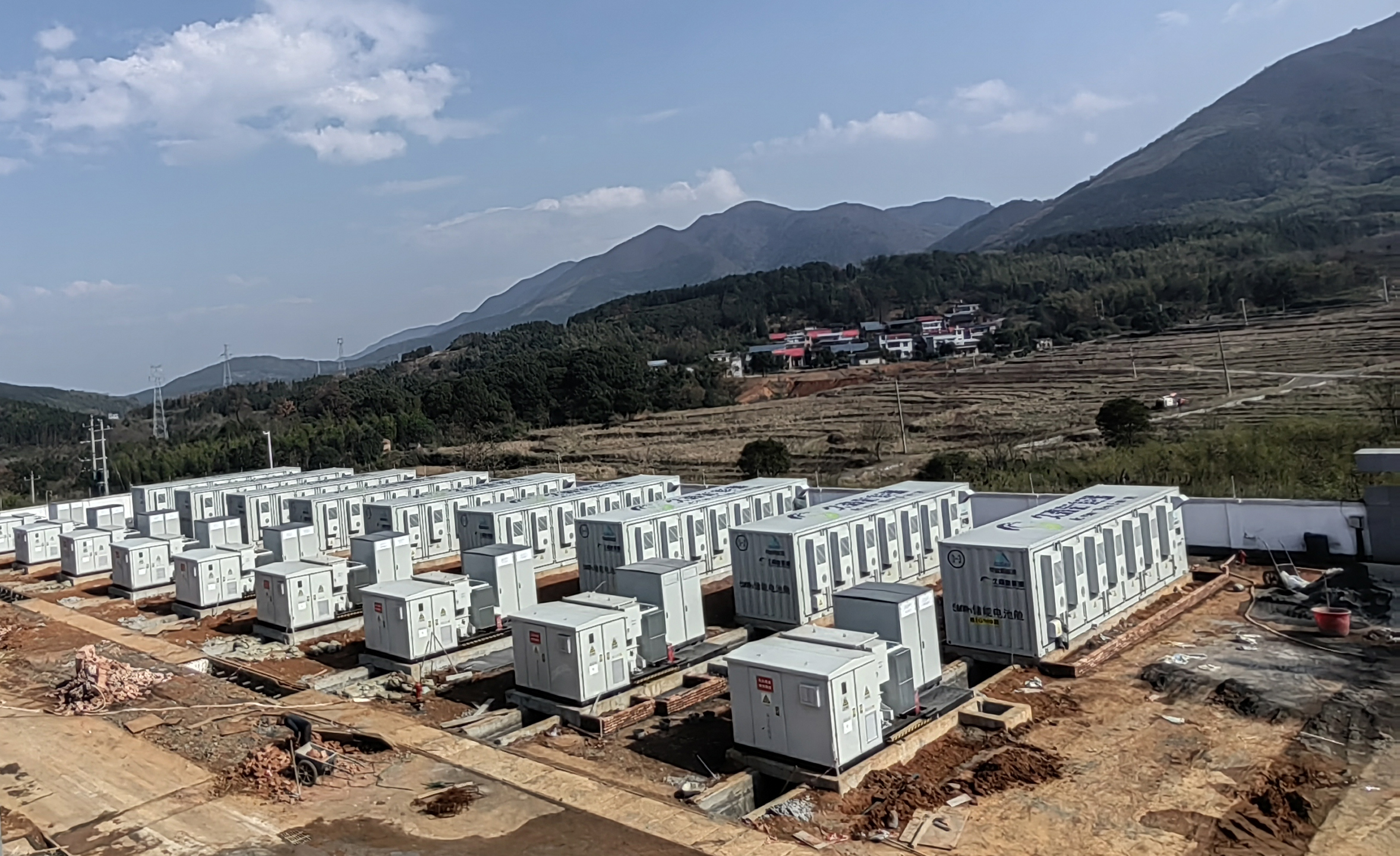 Lakas ng hangin + Imbakan ng enerhiya! Ang Joysun 22.5MW/45MWh air-cooled na energy storage power station ay ginagawa